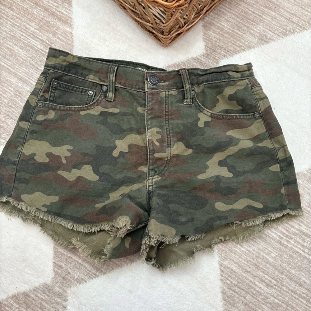 Camo Green American Eagle Size 2 Shorts